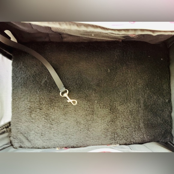 SALE - Betsey Johnson Pink Checks Pet Carrier for Small Pets - Picture 7 of 11